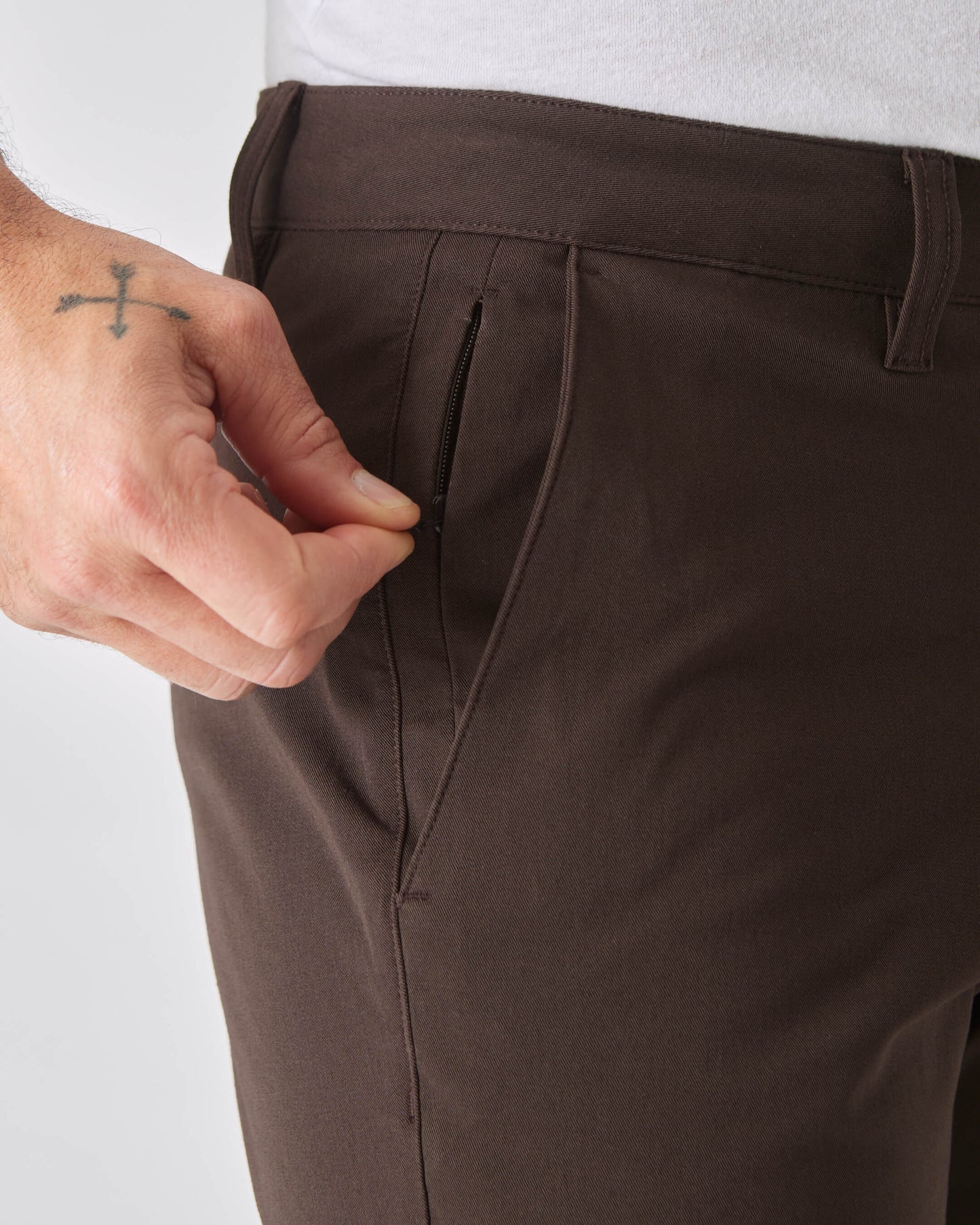 Pantory Dark Oak Slim Twill Chino Pant